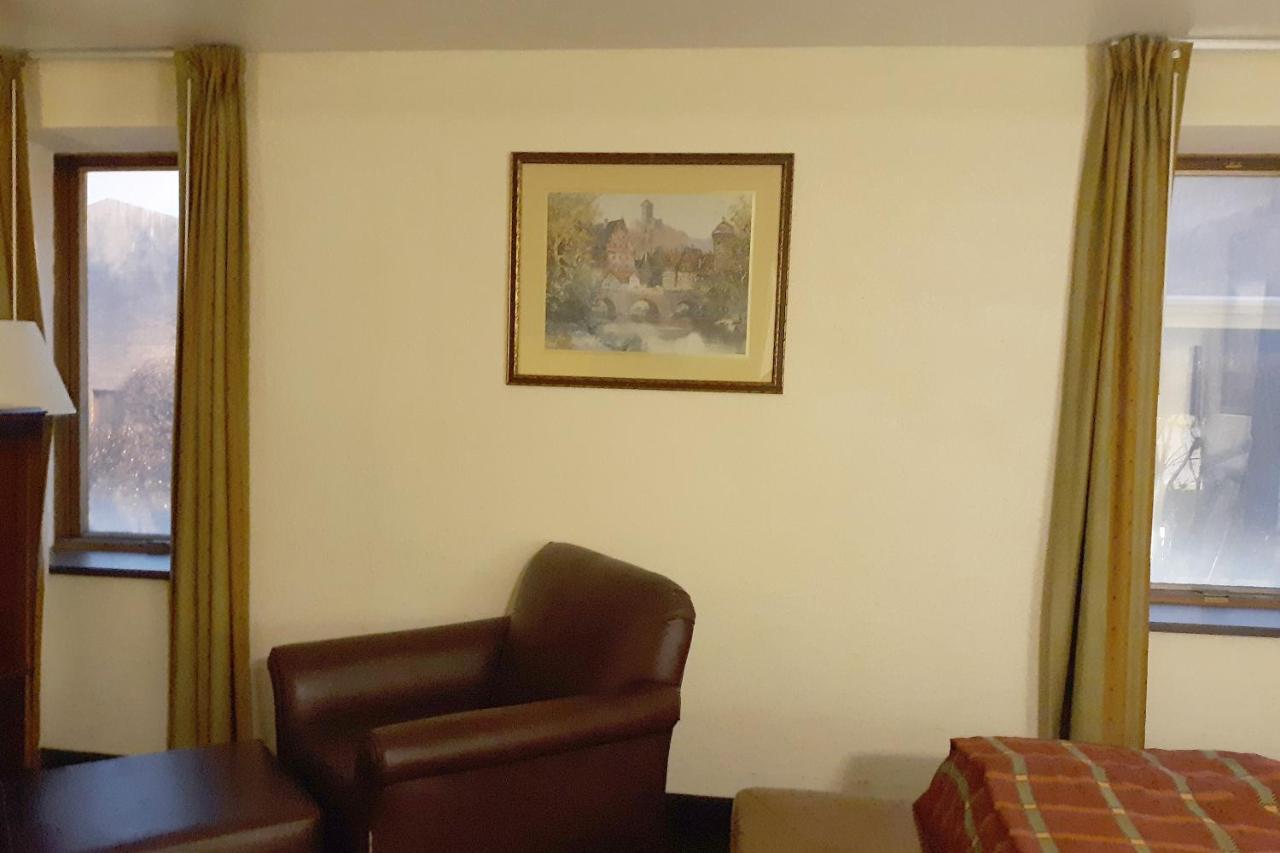 Mclure Hotel Wheeling Ngoại thất bức ảnh